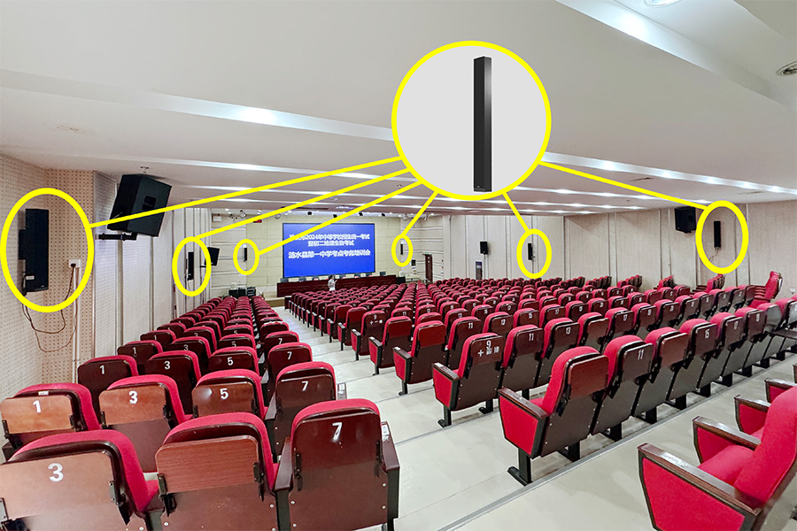 在報告廳講臺、中間、后排位置兩側各配置1臺清聽聲學教學擴音器